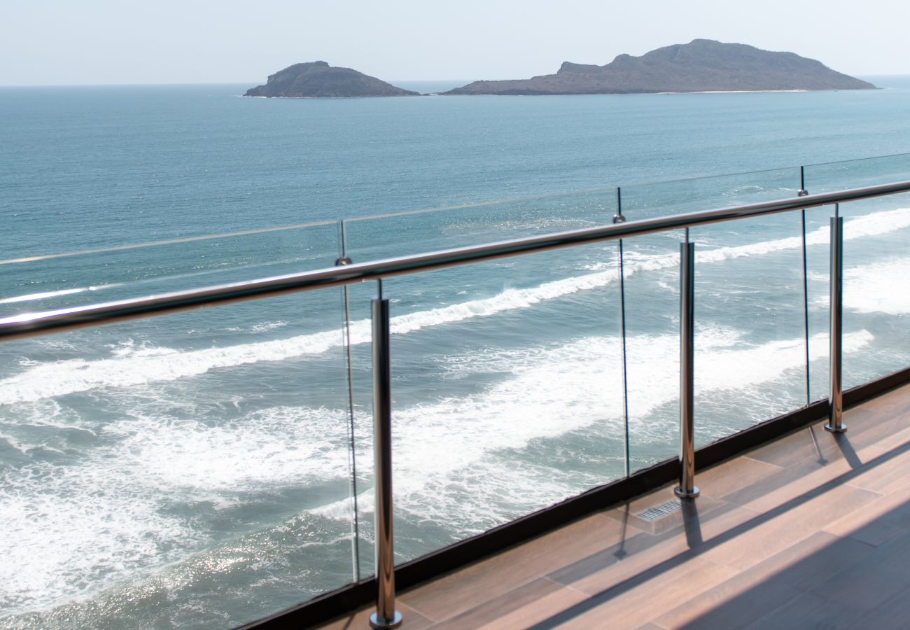 Apartamento en Mazatlán - Terraza con Vista al Mar, BBQ y Piscina 