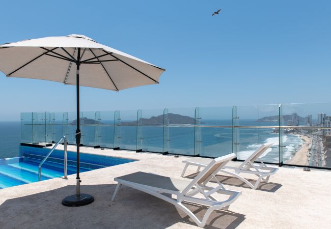 Apartamento en Mazatlán - Elegante departamento familiar en el Malecón Apartamento en Mazatlán - Elegante departamento familiar en el Malecón