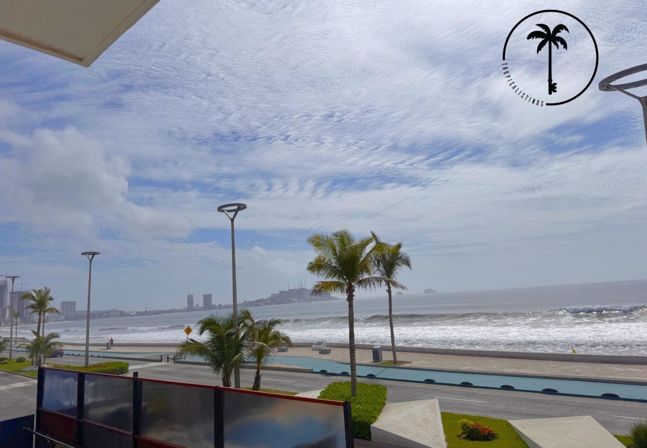 Apartamento en Mazatlán - Vista al Mar en el Malecón de Mazatlán: Departamento Ideal