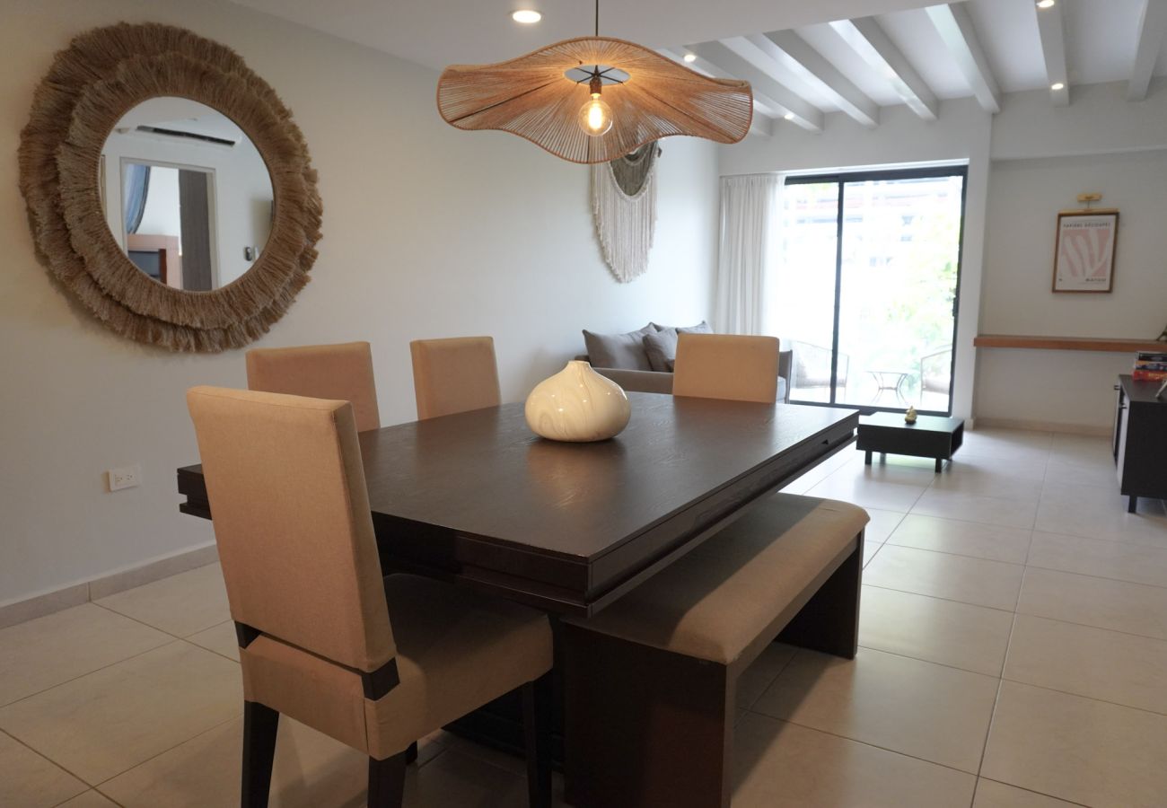 Apartamento en Mazatlán - Depto. con Alberca a 2 Cdas. del Malecón