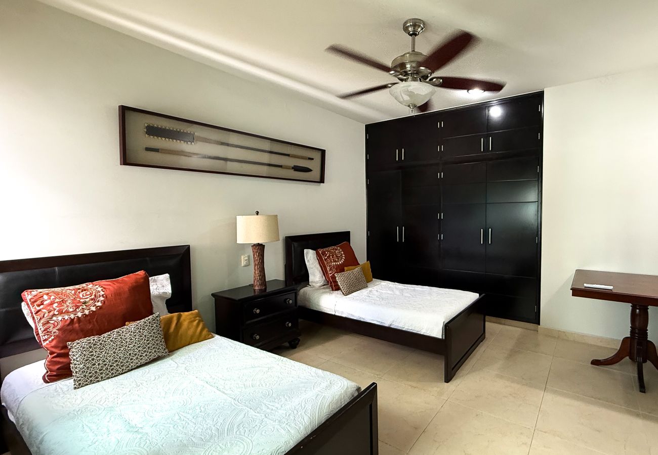 Apartamento en Mazatlán - Cerritos Resort: 2 Hab. con Alberca Frente al Mar