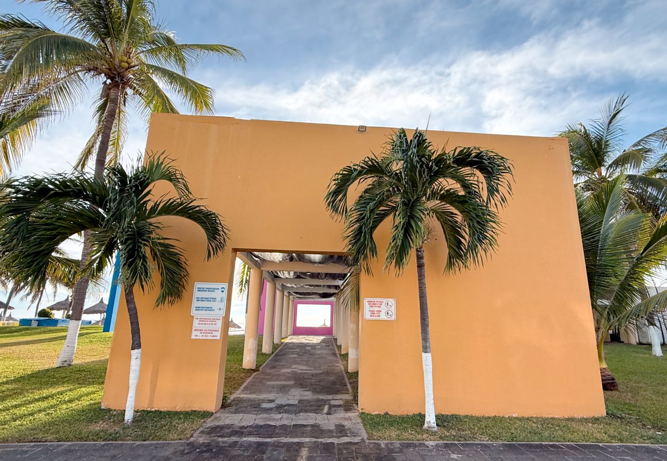 Apartamento en Mazatlán - Cerritos Resort: 2 Hab. con Alberca Frente al Mar