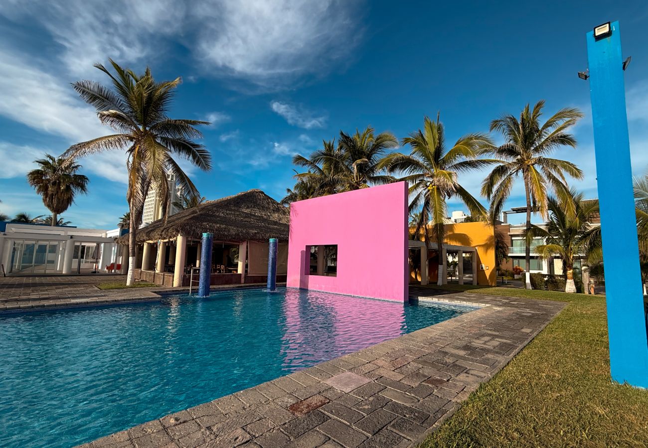 Apartamento en Mazatlán - Cerritos Resort: 2 Hab. con Alberca Frente al Mar