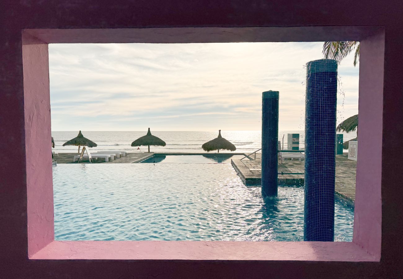 Apartamento en Mazatlán - Cerritos Resort: 2 Hab. con Alberca Frente al Mar