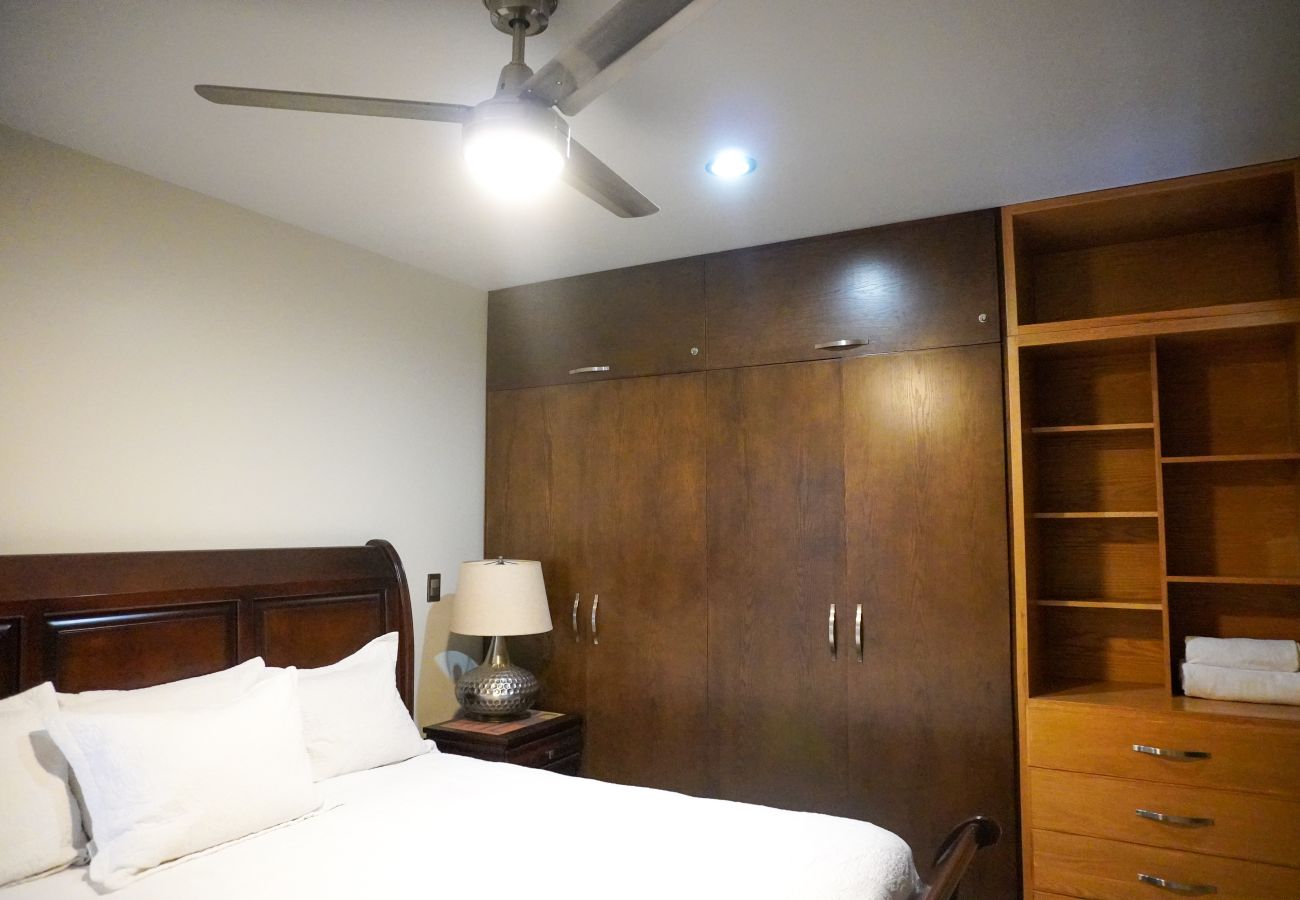 Apartamento en Mazatlán - Malecón y Acuario | 2BR con Parking