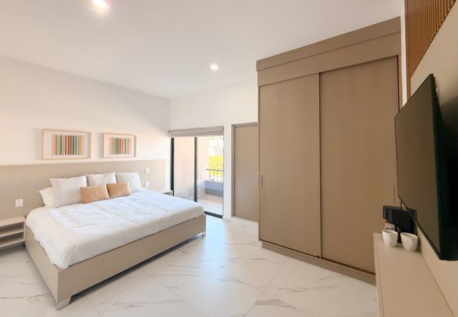 Apartahotel en Mazatlán - Habitación King + Roof Pool y Balcón 🏖️