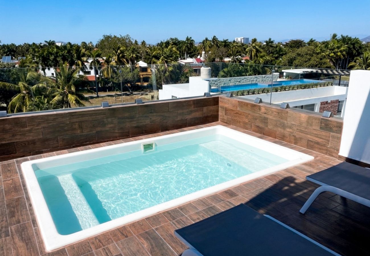 Apartahotel en Mazatlán - Habitación King + Roof Pool y Balcón 🏖️