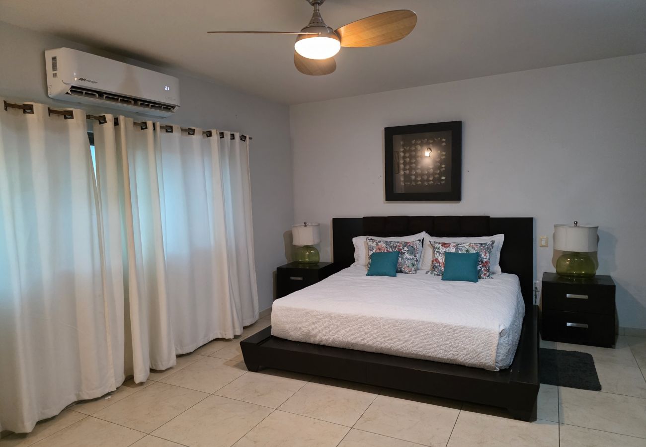 Apartamento en Mazatlán - Cerritos: Depto. Amplio con Alberca 🌊
