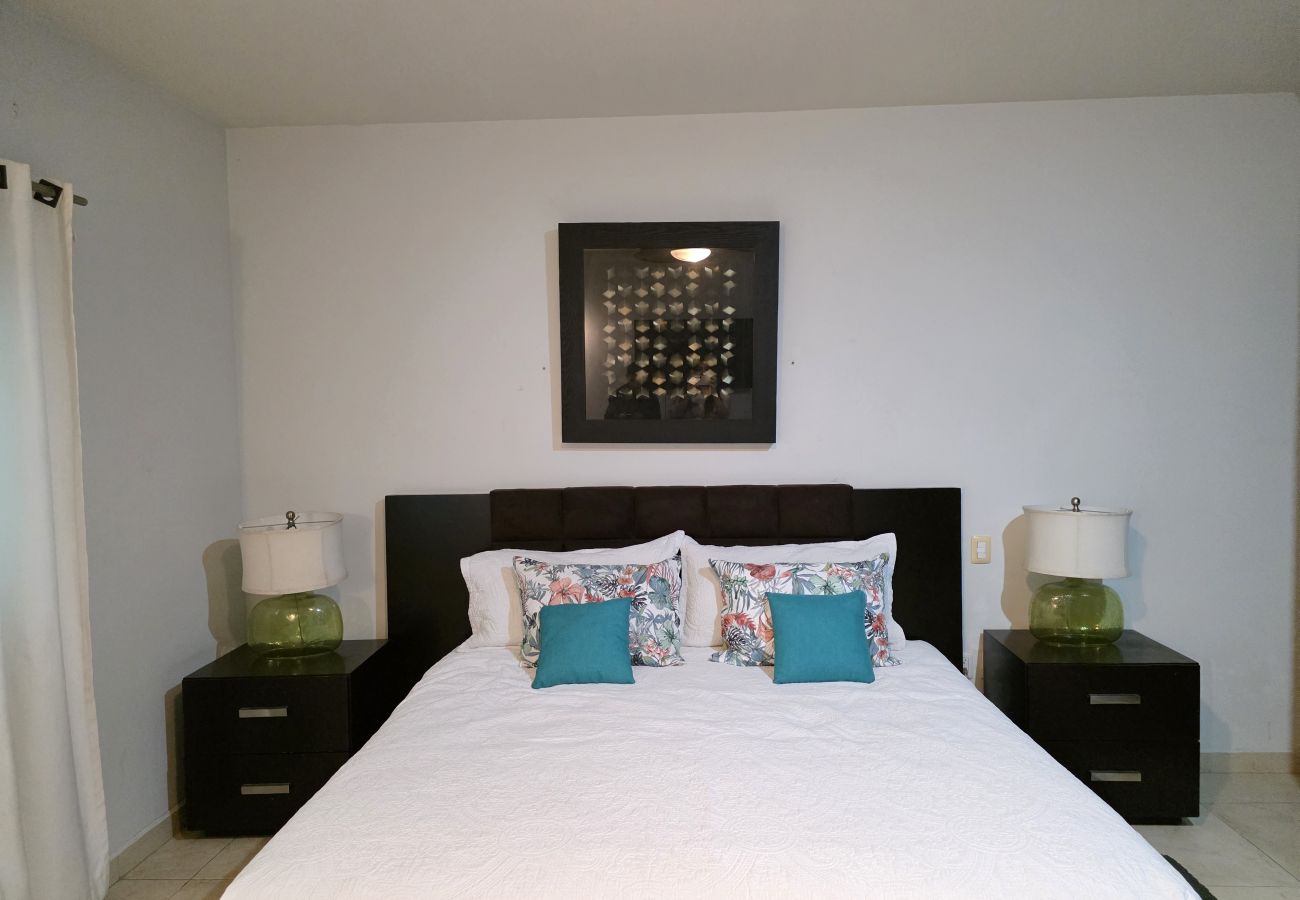 Apartamento en Mazatlán - Cerritos: Depto. Amplio con Alberca 🌊