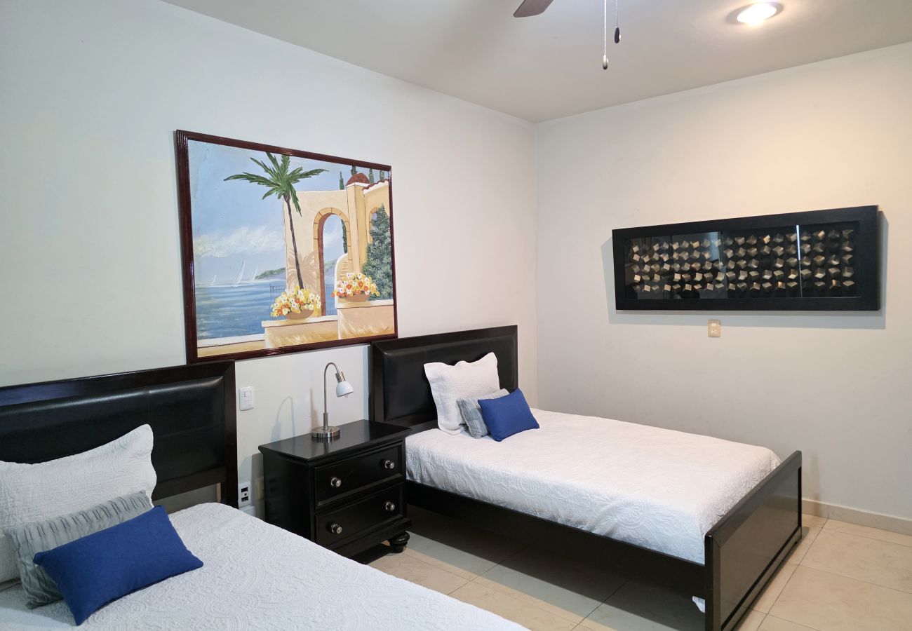 Apartamento en Mazatlán - Cerritos: Depto. Amplio con Alberca 🌊