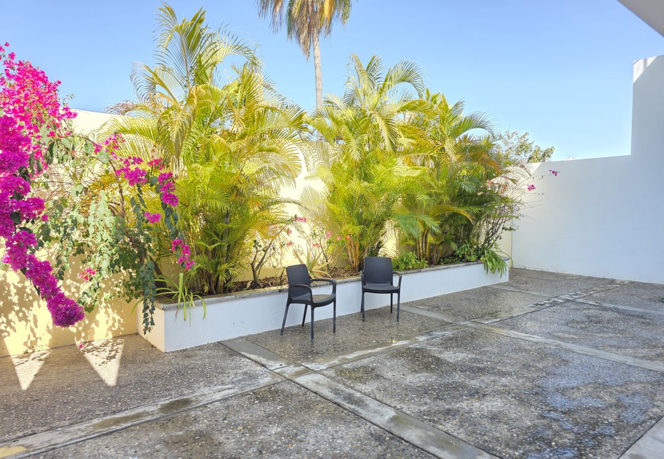 Apartamento en Mazatlán - Cerritos: Depto. Amplio con Alberca 🌊