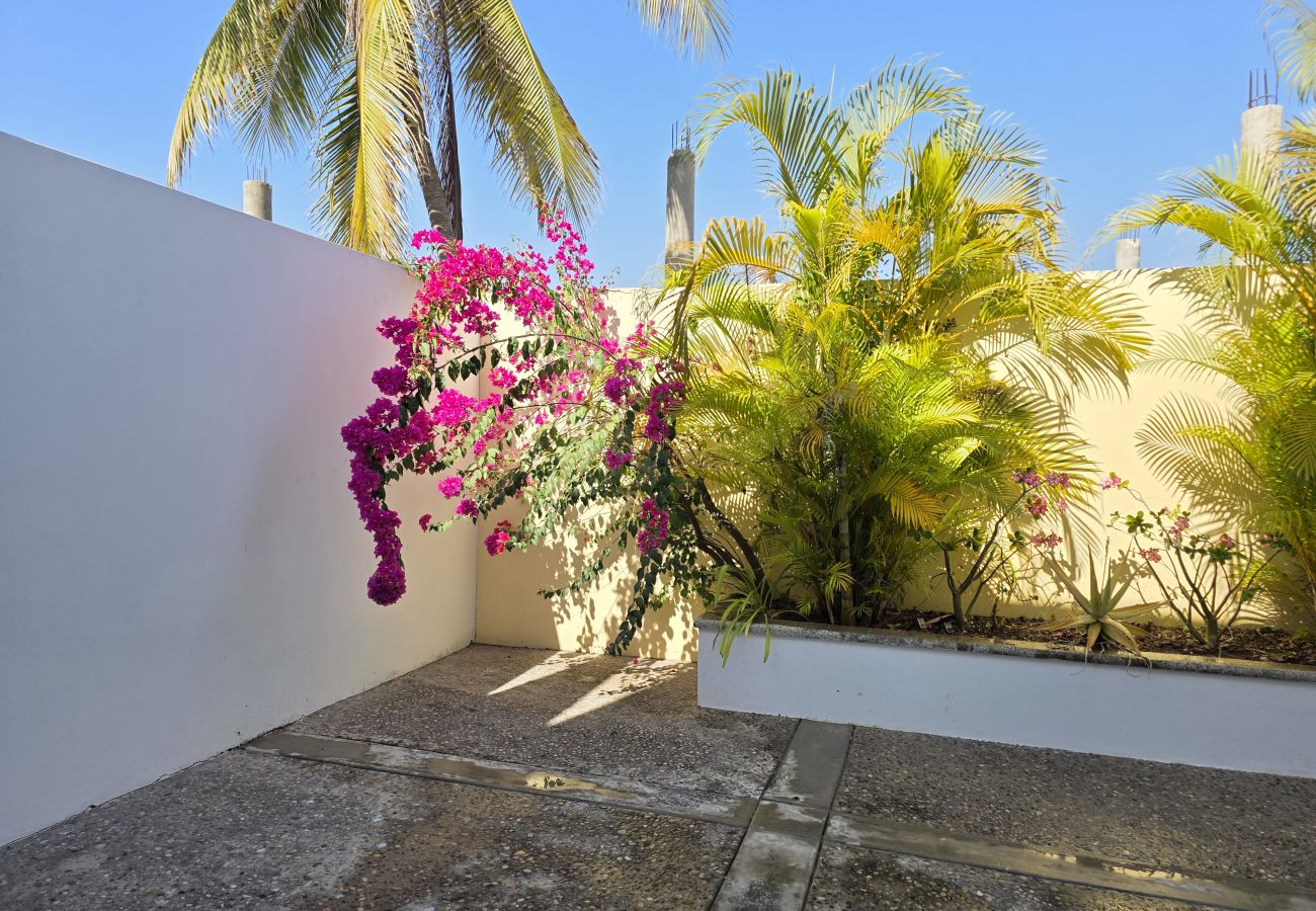 Apartamento en Mazatlán - Cerritos: Depto. Amplio con Alberca 🌊