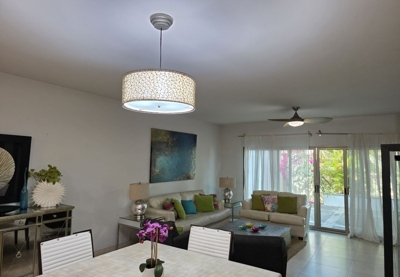 Apartamento en Mazatlán - Cerritos: Depto. Amplio con Alberca 🌊