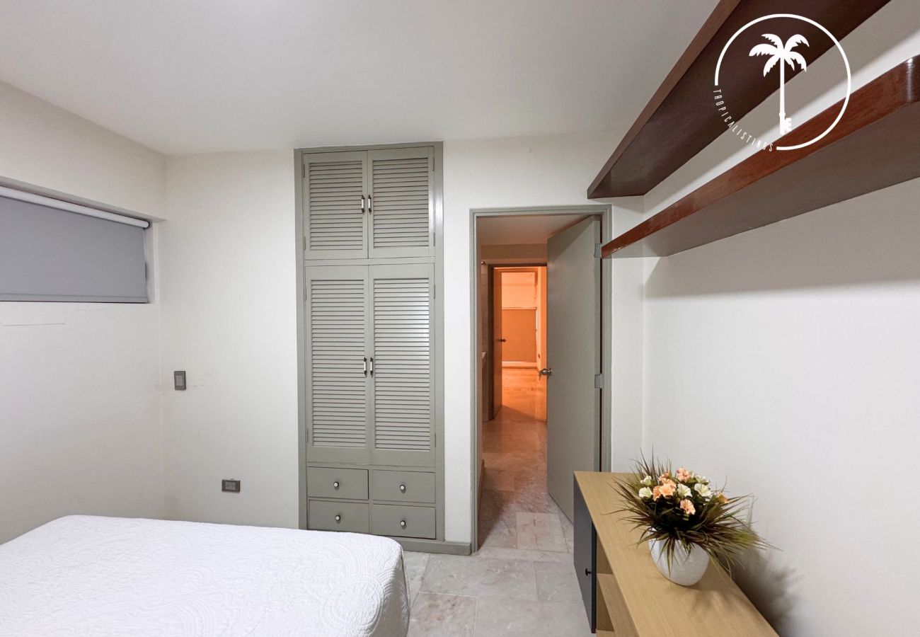 Apartment in Mazatlán - Ocean View on Mazatlán's Malecon: Ideal Apartment