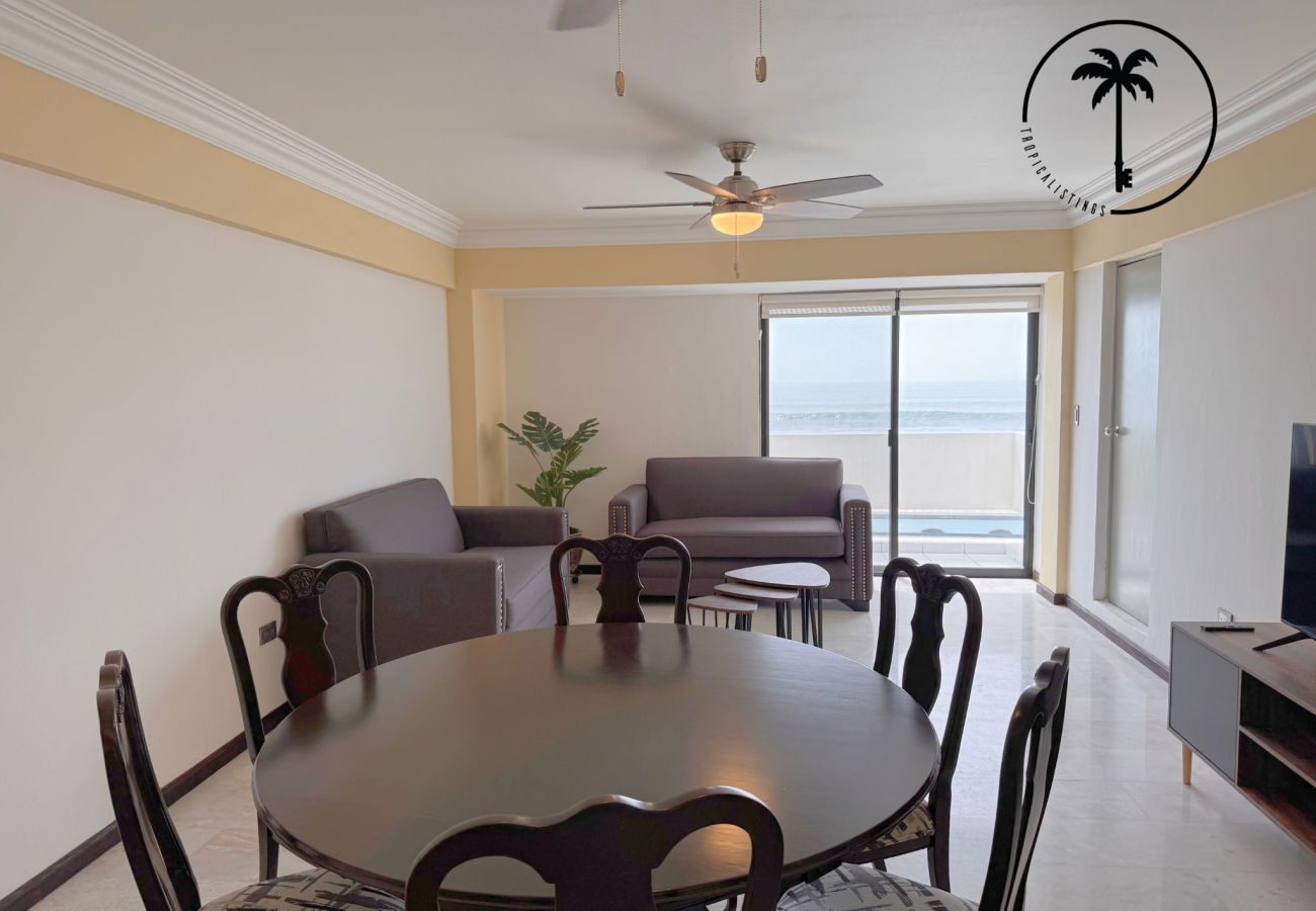 Apartment in Mazatlán - Ocean View on Mazatlán's Malecon: Ideal Apartment