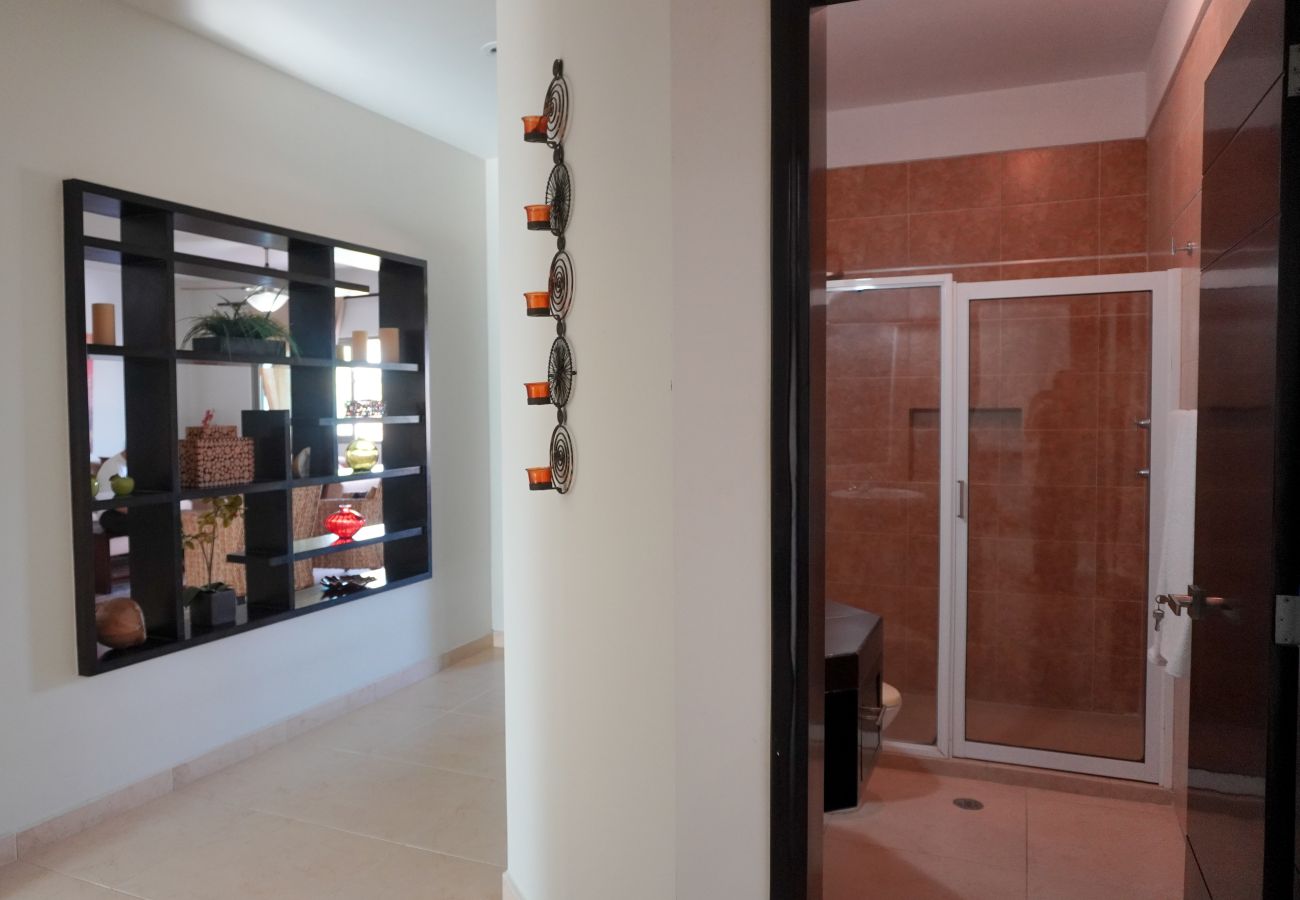 Apartment in Mazatlán - Cerritos Resort: 2BR with Oceanfront Pool