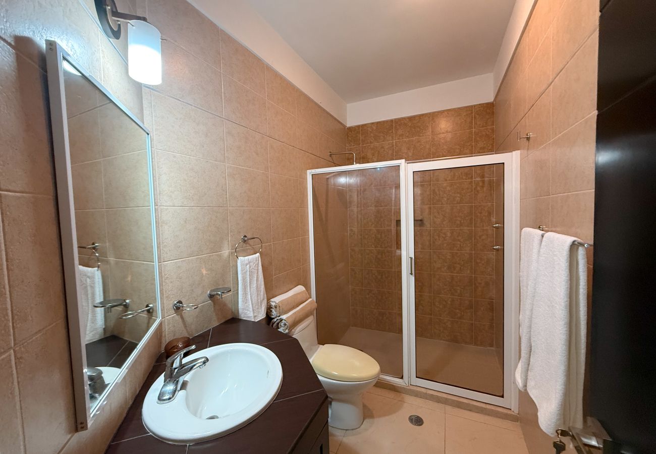 Apartment in Mazatlán - Cerritos Resort: 2BR with Oceanfront Pool