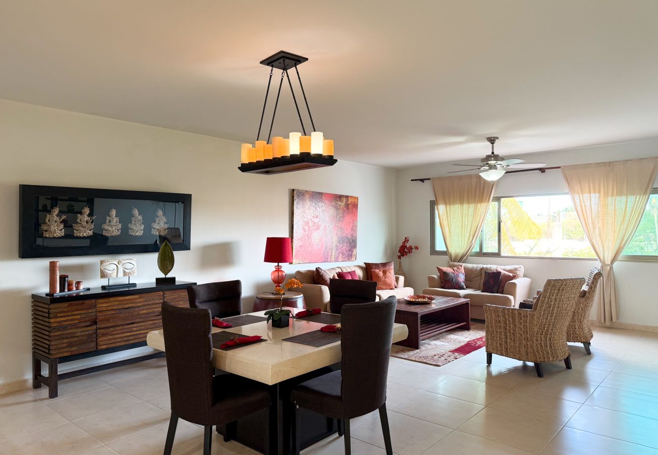 Apartment in Mazatlán - Cerritos Resort: 2BR with Oceanfront Pool