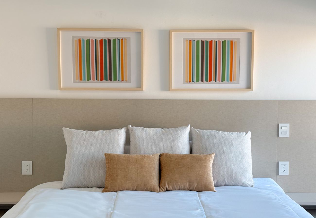 Condohotel in Mazatlán - King Room + Rooftop Pool & Balcony 🏖️