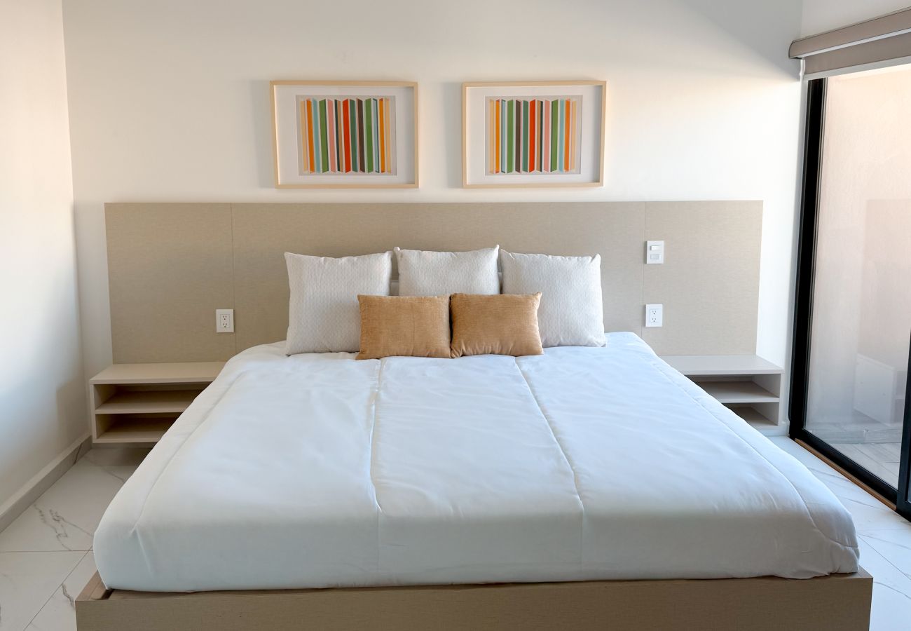 Condohotel in Mazatlán - King Room + Rooftop Pool & Balcony 🏖️