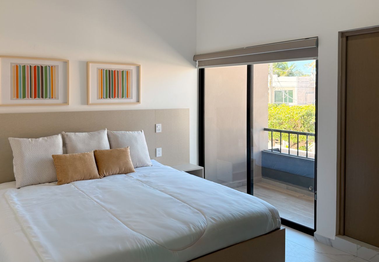 Condohotel in Mazatlán - King Room + Rooftop Pool & Balcony 🏖️