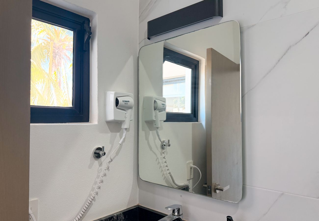 Condohotel in Mazatlán - King Room + Rooftop Pool & Balcony 🏖️