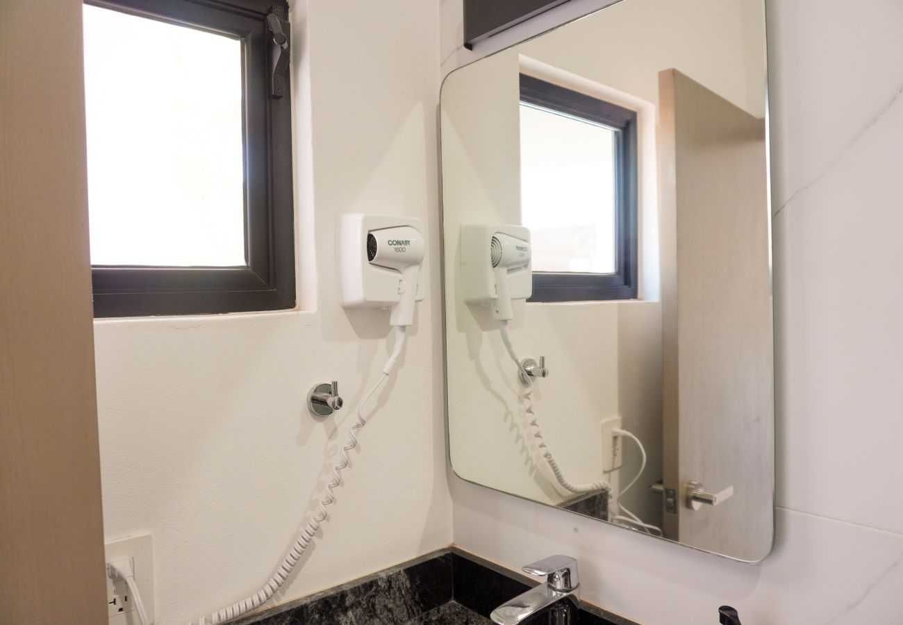 Condohotel in Mazatlán - Room for 4 + Rooftop Pool & Balcony 🌅