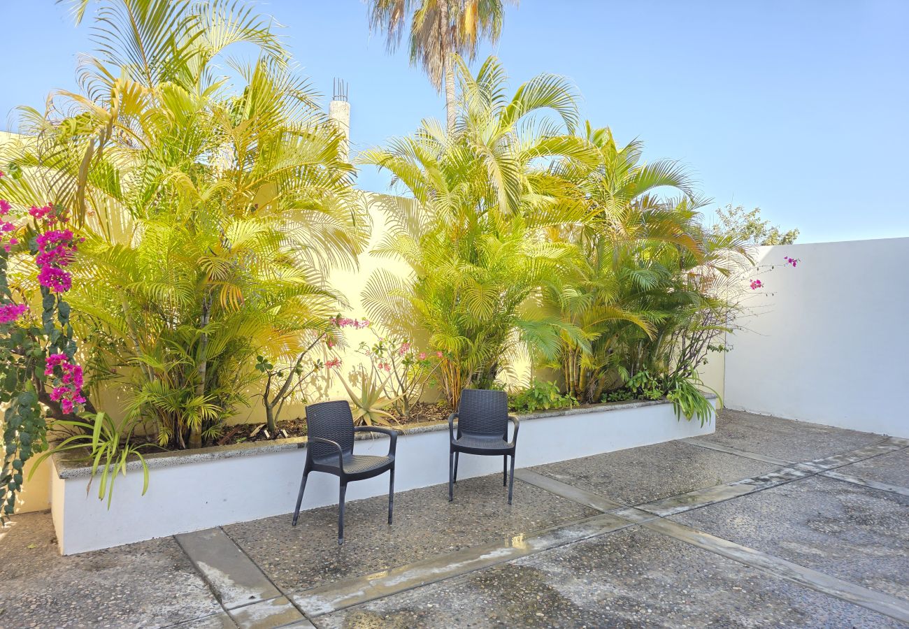 Apartment in Mazatlán - Cerritos: Spacious Condo with Pool 🌊