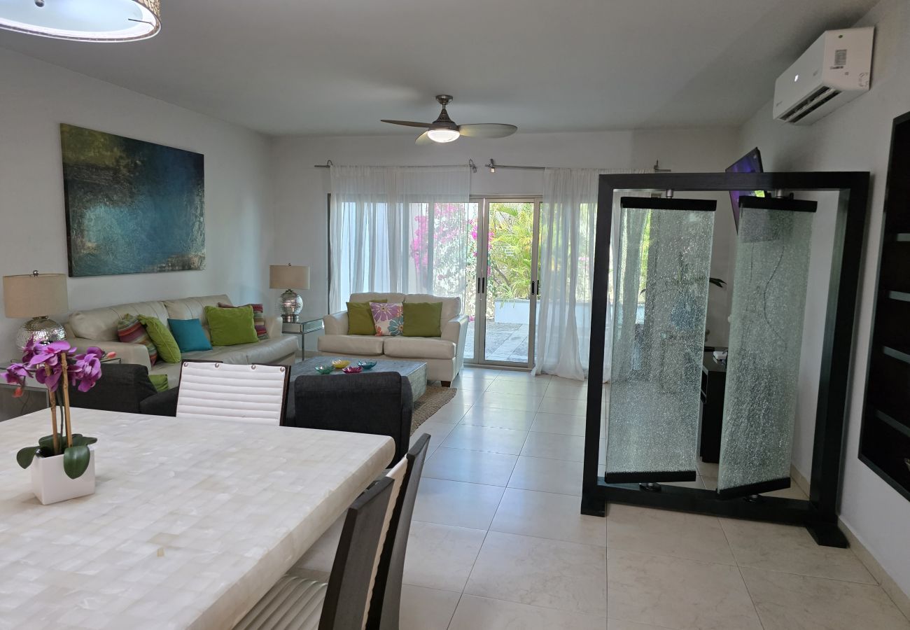 Apartment in Mazatlán - Cerritos: Spacious Condo with Pool 🌊