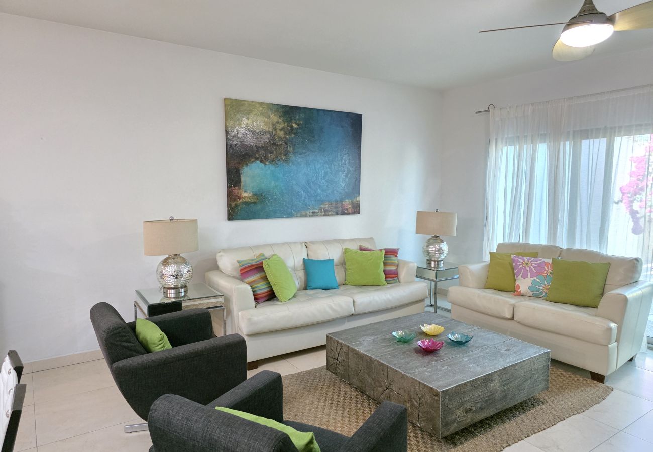 Apartment in Mazatlán - Cerritos: Spacious Condo with Pool 🌊