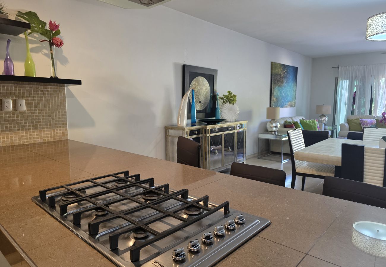 Apartment in Mazatlán - Cerritos: Spacious Condo with Pool 🌊